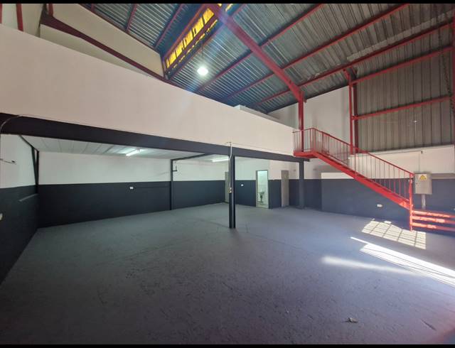 190M² FACTORY TO LET IN JET PARK